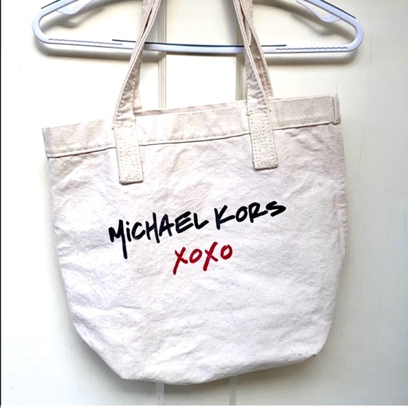 Michael Kors Handbags - MICHAEL KORS TOTE BAG 🖤